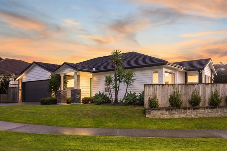 Photo of property in 7 Leadline Place, Whitby, Porirua, 5024