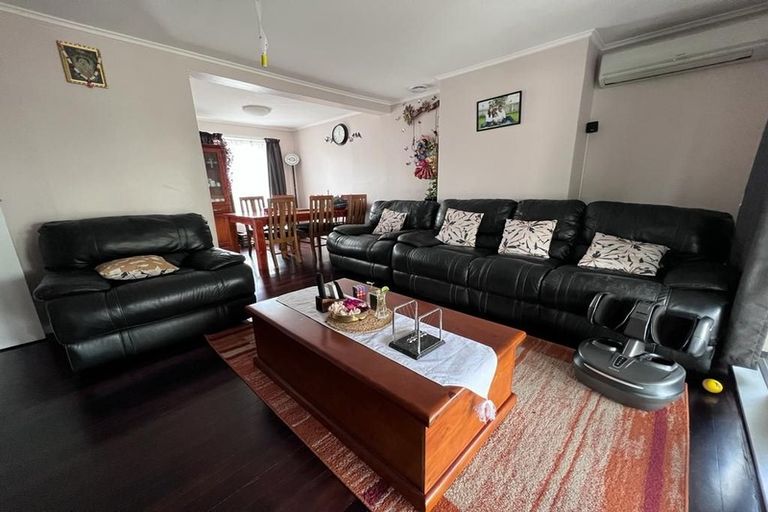 Photo of property in 106 Whites Line East, Waiwhetu, Lower Hutt, 5010