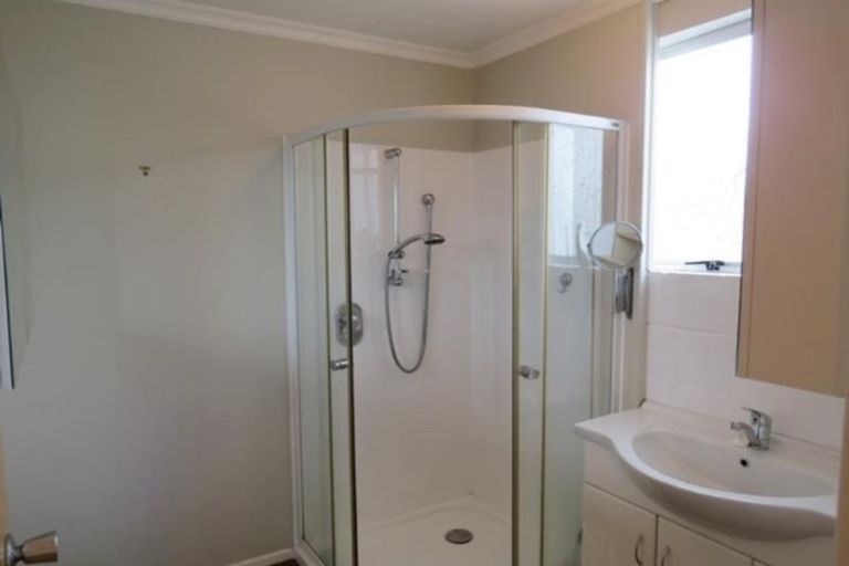 Photo of property in 1 Fairview Place, Westown, New Plymouth, 4310