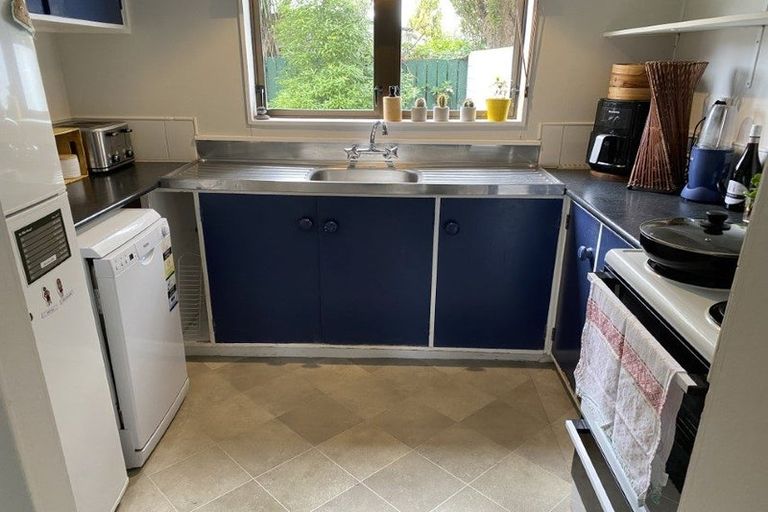 Photo of property in 2/17u Randwick Crescent, Moera, Lower Hutt, 5010