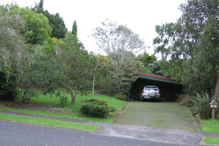 Photo of property in 22 Lastel Place, Shelly Park, Auckland, 2014