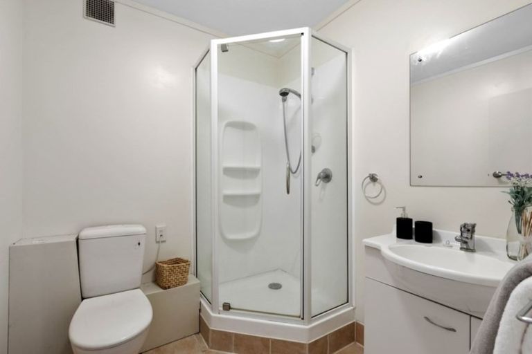 Photo of property in 4 Sudan Avenue, Milford, Auckland, 0620