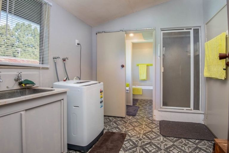 Photo of property in 6 Greenwich Street, Waihola, Milton, 9073