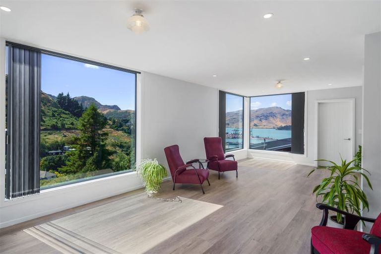 Photo of property in 25g Walkers Road, Lyttelton, 8082