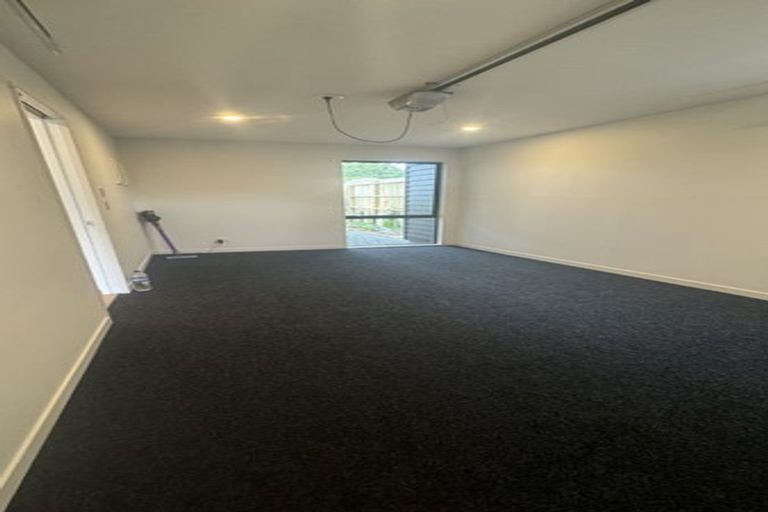 Photo of property in 10 Monstedt Terrace, Windsor Park, Auckland, 0632