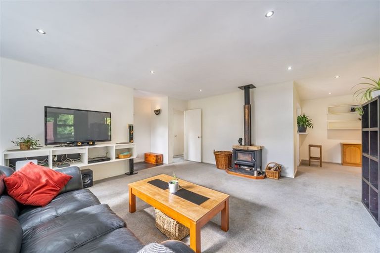 Photo of property in 546a Stokes Valley Road, Stokes Valley, Lower Hutt, 5019