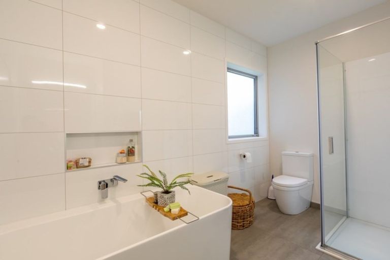 Photo of property in 67 Waipunahau Road, Waikanae, 5036