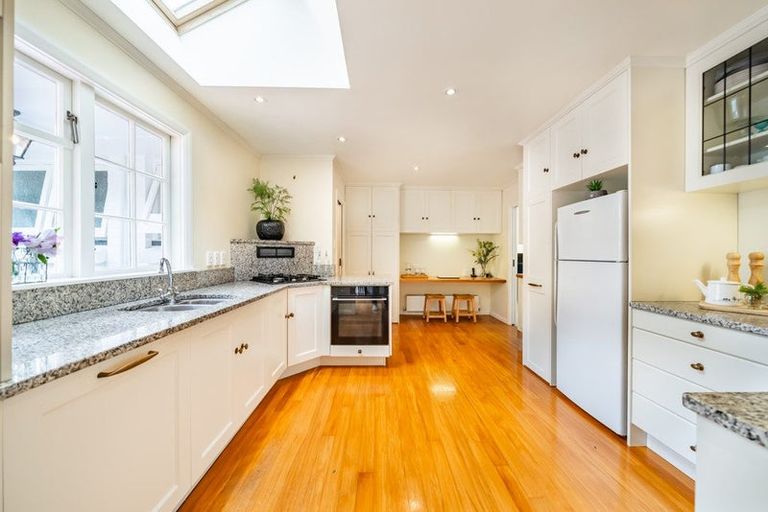 Photo of property in 88 Pinehaven Road, Pinehaven, Upper Hutt, 5019