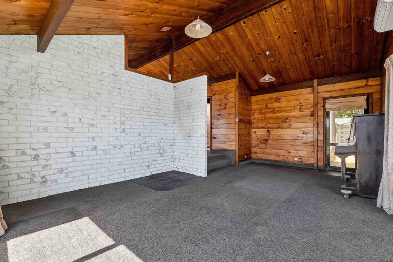 Photo of property in 4 Rennell Street, Frankleigh Park, New Plymouth, 4310