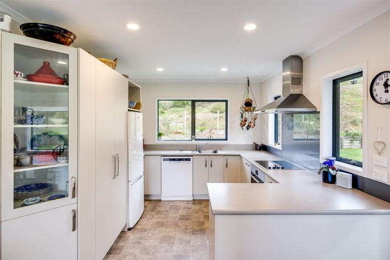 Photo of property in 94 Avery Road, Eskdale, Napier, 4182