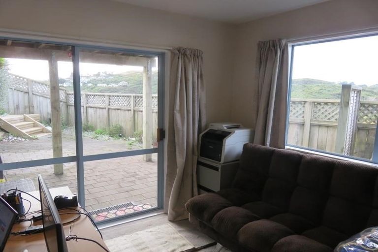 Photo of property in 23a Sunhaven Drive, Newlands, Wellington, 6037