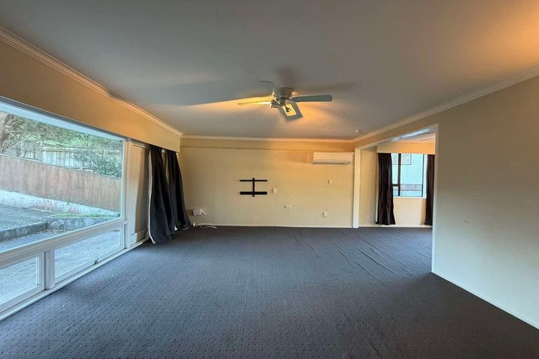 Photo of property in 40 Whanake Street, Titahi Bay, Porirua, 5022