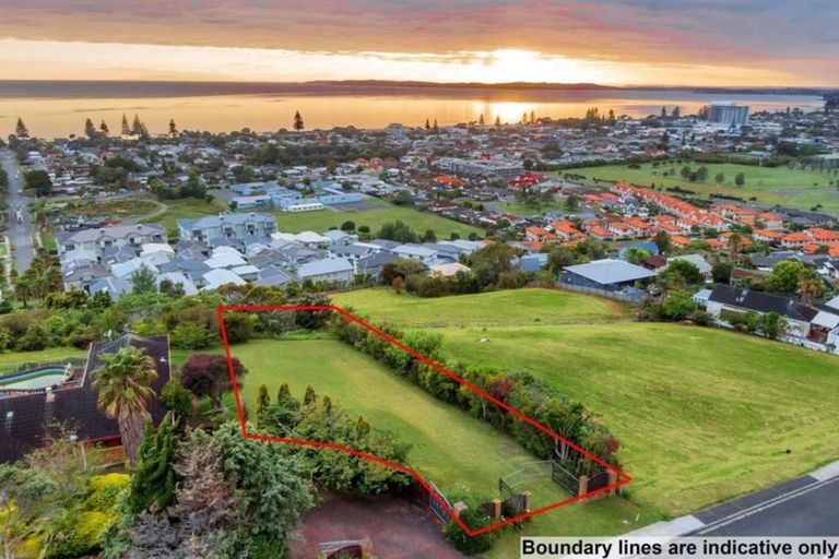 Photo of property in 83 West Hoe Heights, Orewa, 0931