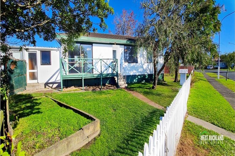 Photo of property in 1/67 Luanda Drive, Ranui, Auckland, 0612