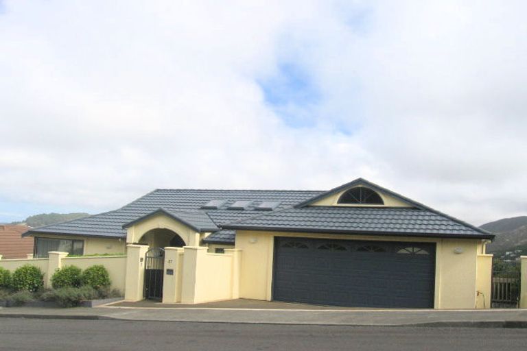 Photo of property in 27 Satara Crescent, Khandallah, Wellington, 6035