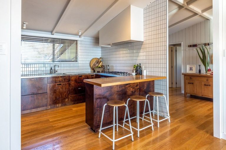 Photo of property in 10 Newton Road, Oneroa, Waiheke Island, 1081