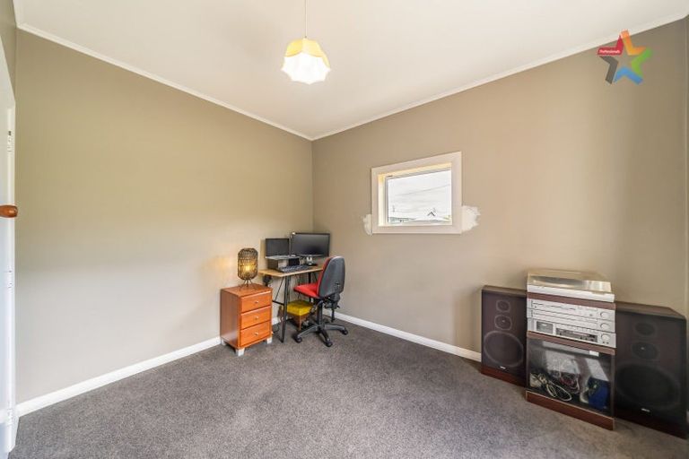 Photo of property in 8 Golf Road, Manor Park, Lower Hutt, 5019