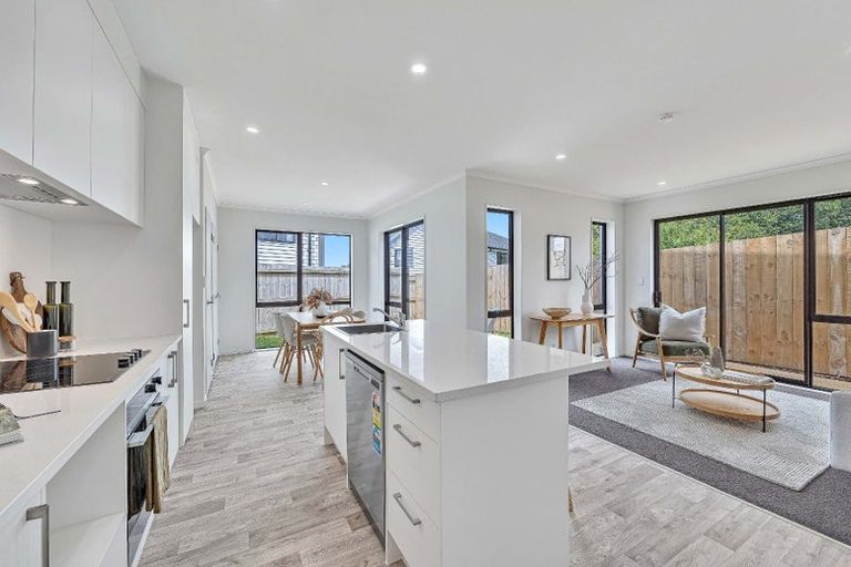 Photo of property in 9/16 Russell Road, Manurewa, Auckland, 2102