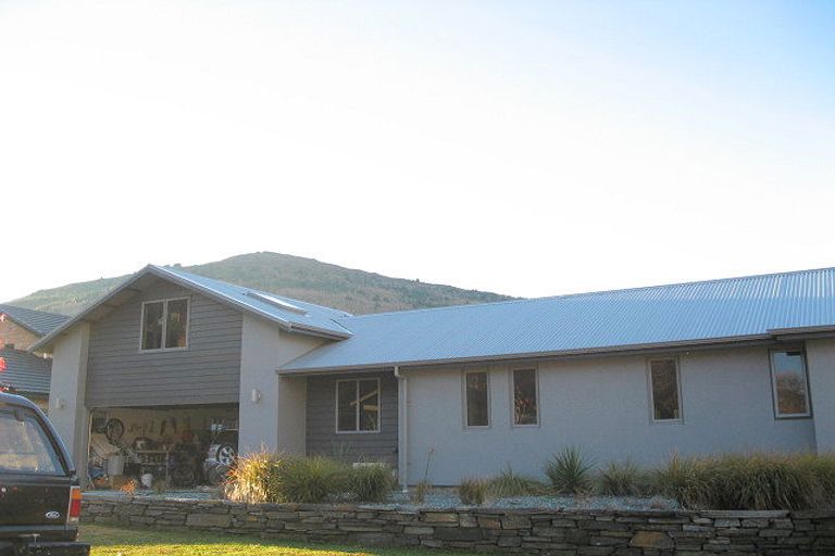 Photo of property in 8 Mathias Terrace, Arthurs Point, Queenstown, 9371