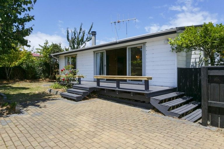 Photo of property in 1/11 Ingle Avenue, Waipahihi, Taupo, 3330