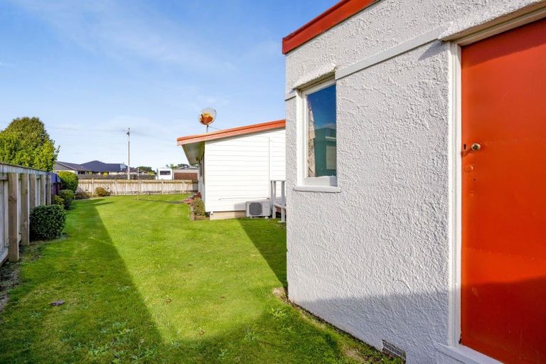 Photo of property in 1 Domett Street, Opunake, 4616