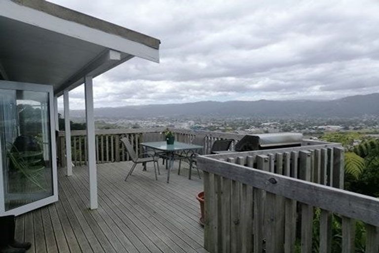 Photo of property in 5 Jacaranda Grove, Maungaraki, Lower Hutt, 5010