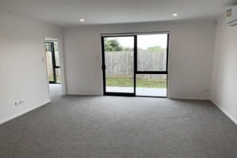 Photo of property in 43 Rorotu Avenue, Karaka, Papakura, 2113
