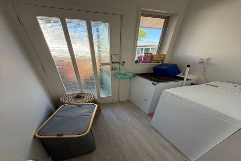 Photo of property in 2/259a Fifield Terrace, Opawa, Christchurch, 8023