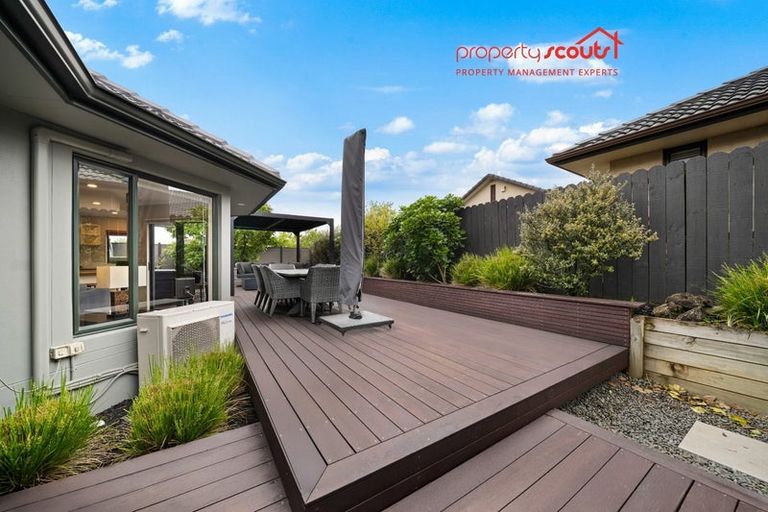 Photo of property in 9 Millisle Place, East Tamaki Heights, Auckland, 2016