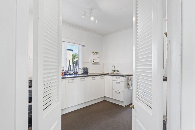 Photo of property in 167 Cornfoot Street, Castlecliff, Whanganui, 4501