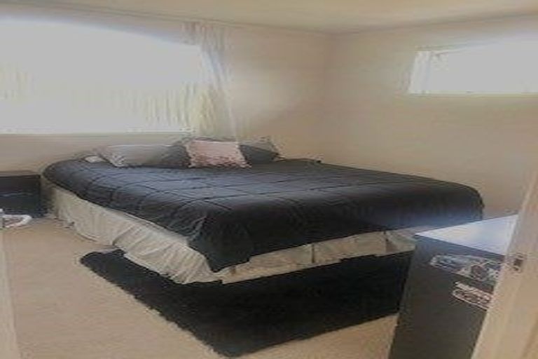 Photo of property in 1/281 Sunset Road, Sunnynook, Auckland, 0632