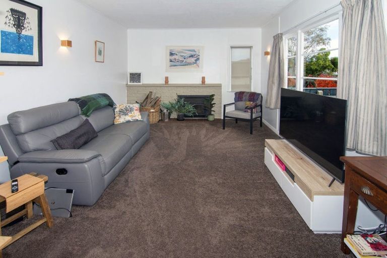 Photo of property in 27 Masters Crescent, Masterton, 5810