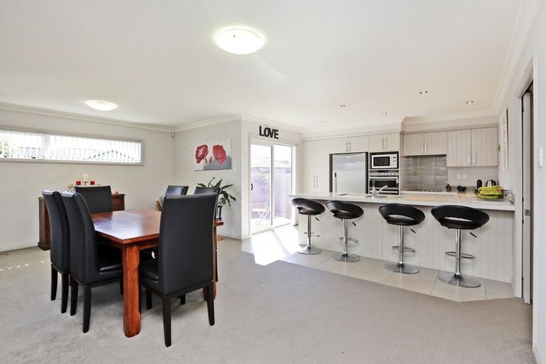 Photo of property in 15 Akaroa Road, Poraiti, Napier, 4112