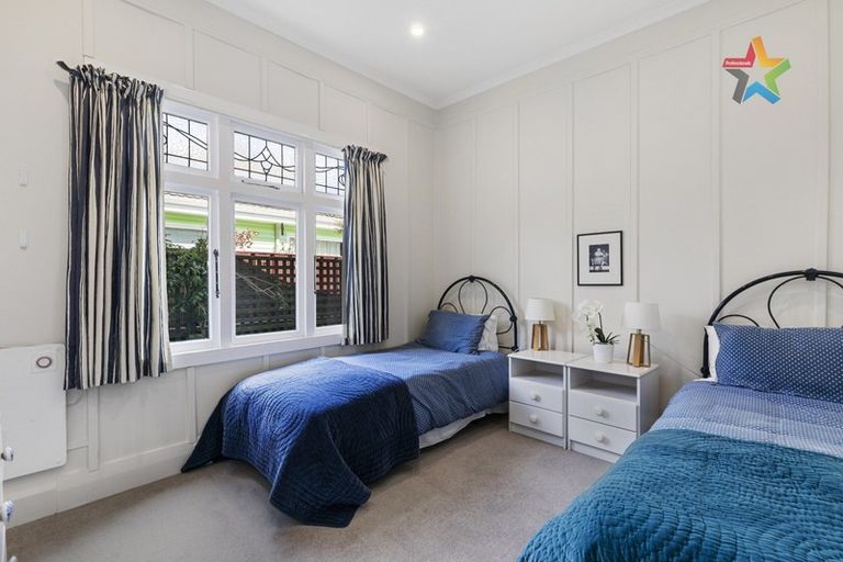 Photo of property in 128 Muritai Road, Eastbourne, Lower Hutt, 5013