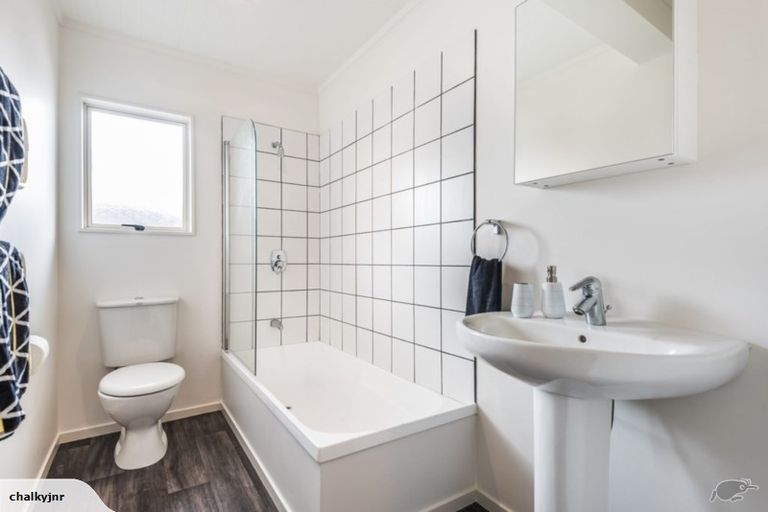 Photo of property in 1042a Great North Road, Point Chevalier, Auckland, 1022