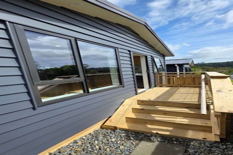 Photo of property in 40 Anne Mclean Drive, Bayview, Auckland, 0629