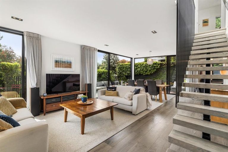 Photo of property in 2a Arthur Crescent, Hauraki, Auckland, 0622