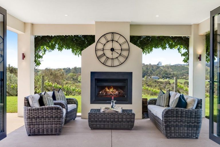 Photo of property in 61a Whitford Park Road, Whitford, Manurewa, 2576