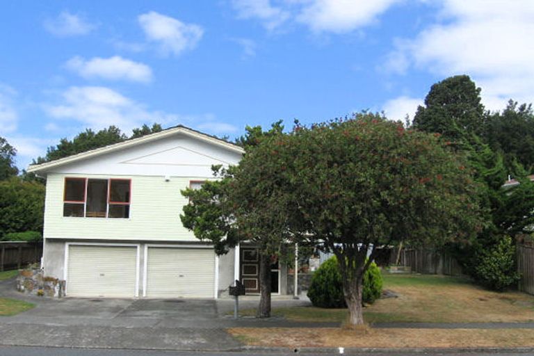 Photo of property in 26 Larchmont Grove, Totara Park, Upper Hutt, 5018