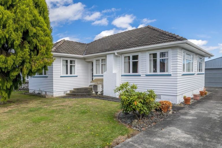 Photo of property in 9 Bowen Street, Levin, 5510