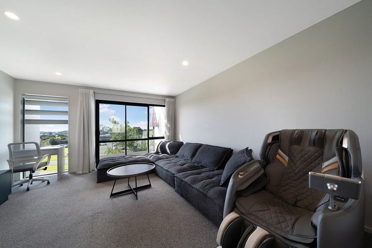 Photo of property in 34 Memorial Park Lane, Hobsonville, Auckland, 0618
