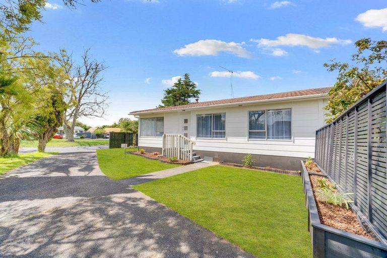 Photo of property in 1/10 Gloaming Place, Conifer Grove, Takanini, 2112