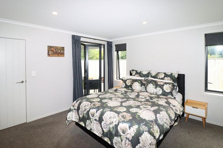 Photo of property in 5 Angus Place, Carterton, 5713