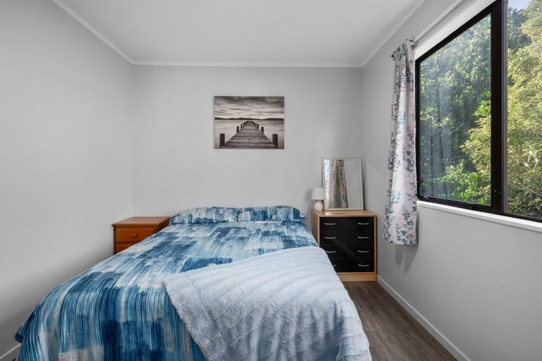 Photo of property in 6 Wantwood Grove, Churton Park, Wellington, 6037