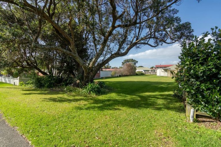 Photo of property in 8 Puriri Avenue, Orewa, 0931