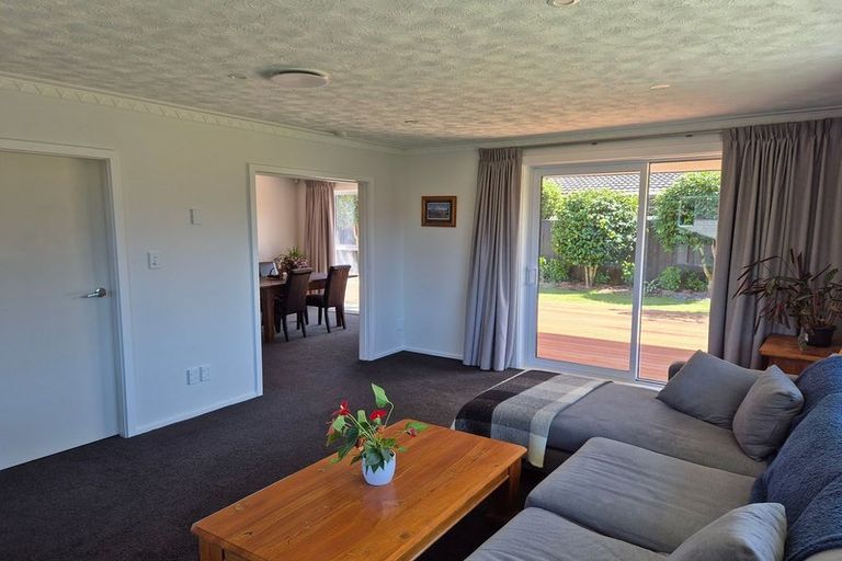 Photo of property in 2 Hawkswood Place, Avonhead, Christchurch, 8042