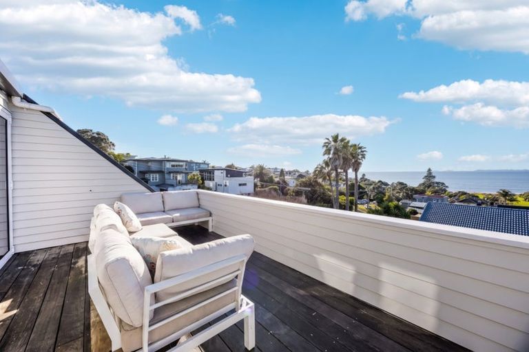 Photo of property in 29 Masterton Road, Rothesay Bay, Auckland, 0630