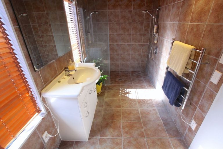 Photo of property in 17 Cambrae Road, Raglan, 3225