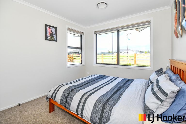 Photo of property in 14 Dame Nganeko Drive, Glenbrook, Waiuku, 2681
