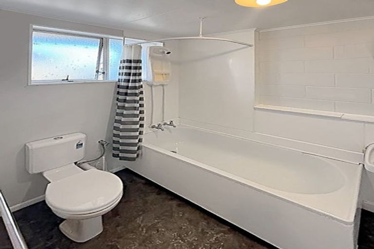 Photo of property in 46 Awamutu Grove, Waiwhetu, Lower Hutt, 5010